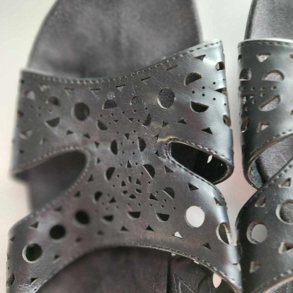 EUC Croft & Barrow Leather Flip-flops - Picture 3 of 5